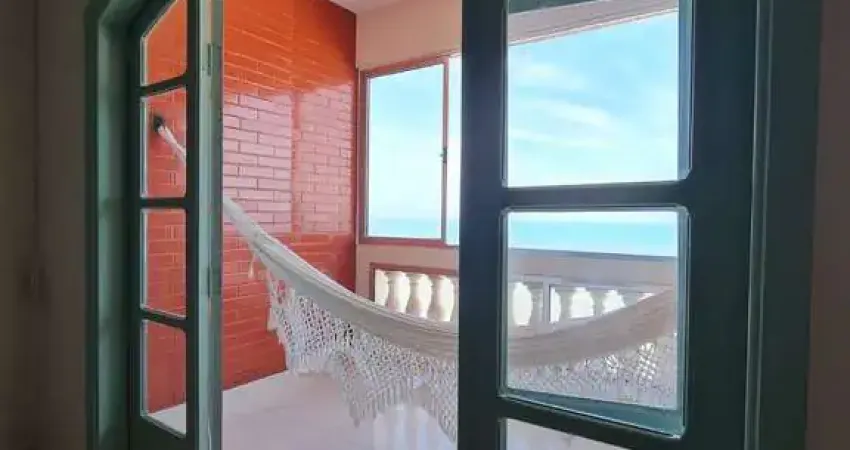 Apartamento na Vila Tupi com 03 dormitórios e vista para o mar, recém reformado. Uma verdadeira joi