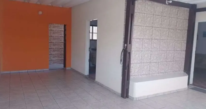 Oferta de casa com 2 dormitórios, sendo 1 suíte - Jd. Real!