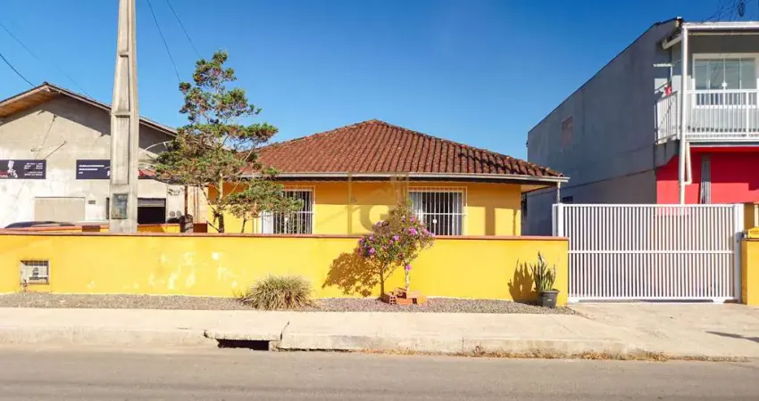 Casa à venda no Centro, Garuva