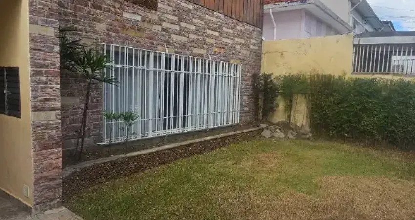 Casa ampla com 4 dormitórios e 2 suítes na rua da paz — conforto e espaço em localização privilegiada!
