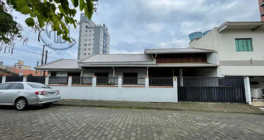 Casa com 3 quartos à venda na R Vascocelos Drummond, 99, Gravata, Navegantes