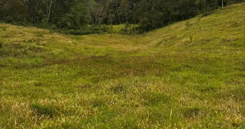 Belo sitio em águas mornas, imovel para quem quer ter aquele sitio dos sonhos!