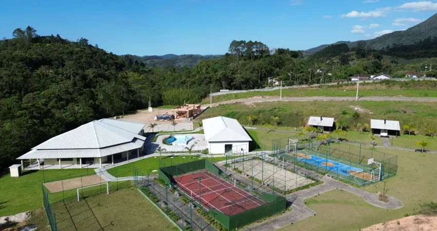 Belo condominio floreville pronto para morar em caldas da imperatriz!