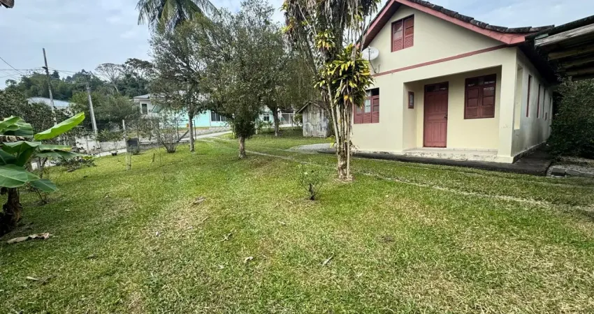 Casa com 2 quartos à venda na praça de águas mornas ótima localização!