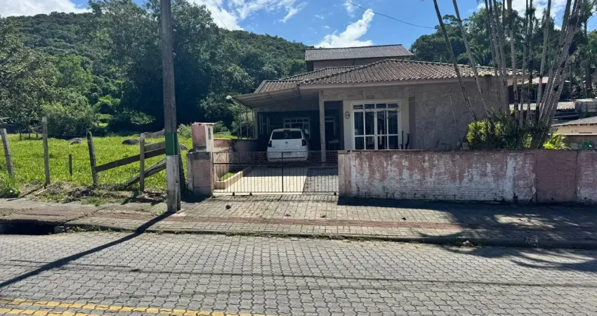 Casa em Caldas da Imperatriz otima localização para quem quer morar bem!