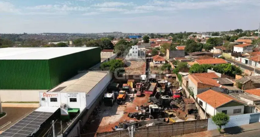 Terreno comercial com 28,00 metros de frente para a avenida alberto santos dumont | araraquara