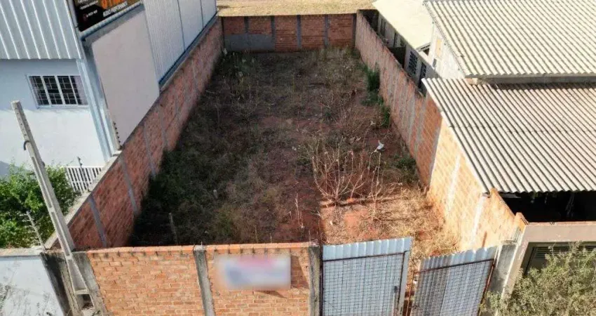 Terreno murado no loteamento residencial campos de piemonte