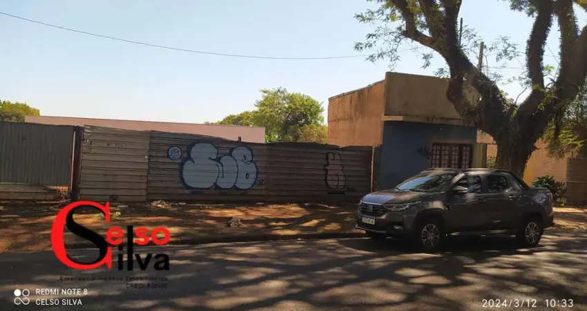 Terreno à venda na Zona 07, Maringá