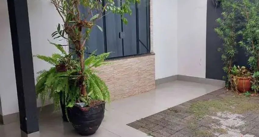 Casa com 3 quartos à venda no Jardim Santa Helena, Maringá 