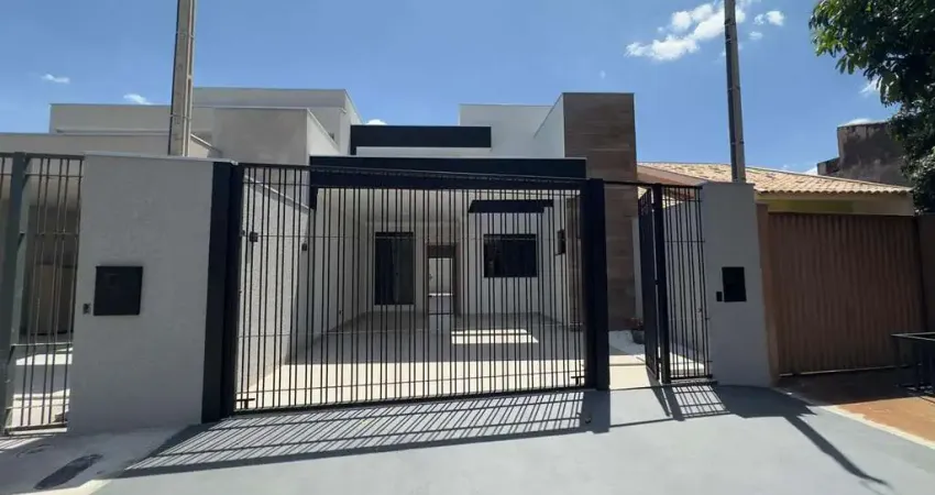 Casa para Venda em Maringá, Jardim Licce, 3 dormitórios, 1 suíte, 2 banheiros, 2 vagas