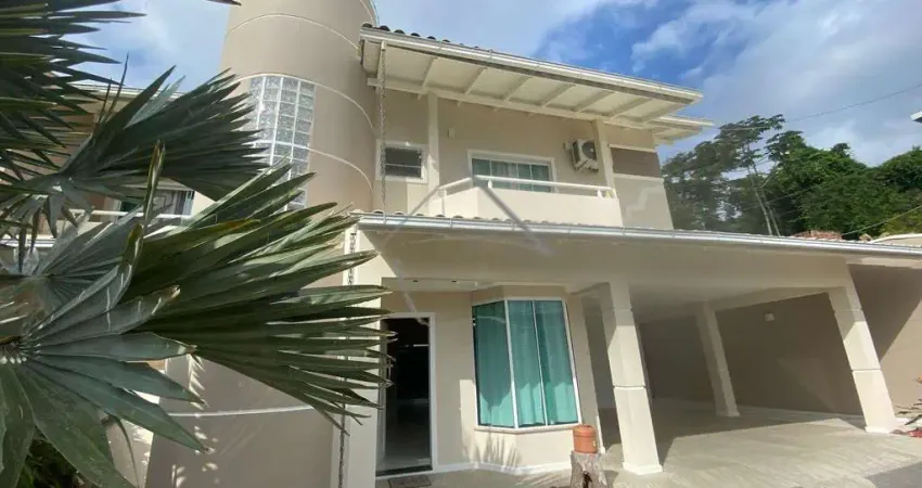 Casa com 4 quartos para alugar no Jaraguá Esquerdo, Jaraguá do Sul