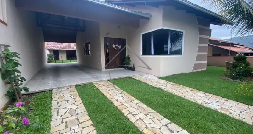 Sobrado com 3 dormitórios e piscina à venda, ilha da figueira, jaragua do sul - sc