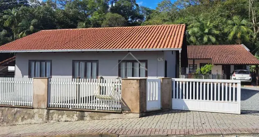Terreno com 02 casas de alvenaria à venda, ilha da figueira, jaragua do sul - sc