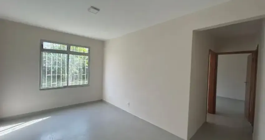 APARTAMENTO DE 2 QUARTOS COM VAGA DE GARAGEM E PISO PORCELANATO NA TRINDADE FLORIANÓPOLIS