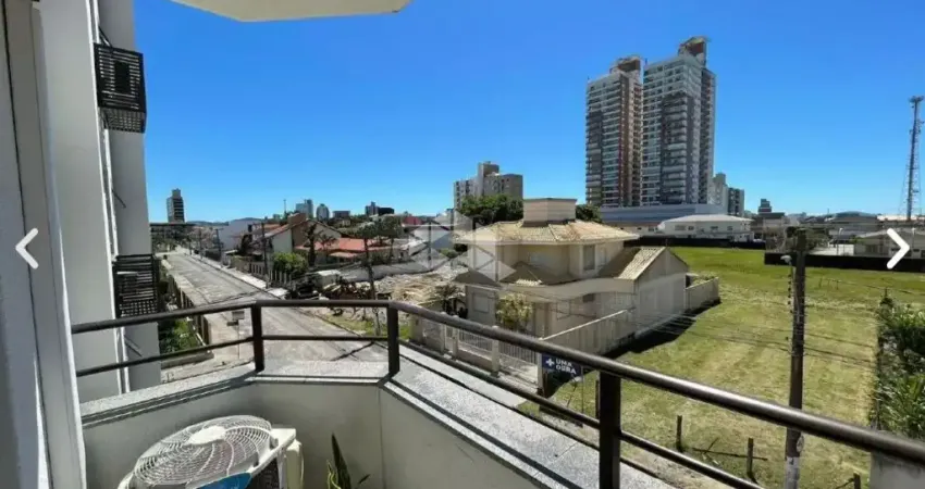Apartamento com 2 Quartos e 1 Vaga de Garagem no Centro de Palhoça/SC