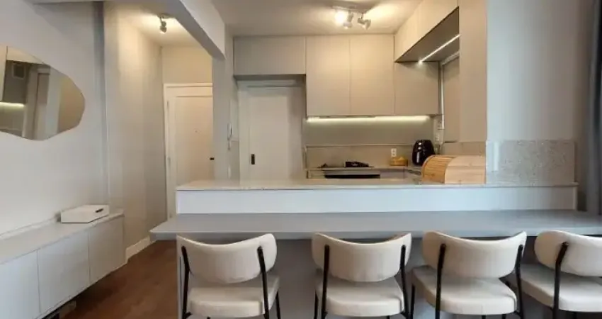 APARTAMENTO 2 QUARTOS MOBILIADO NO CENTRO DE FLORIANÓPOLIS/SC