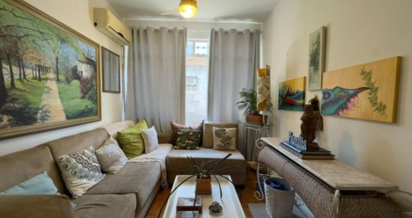 Apartamento de 2 dormitórios no Centro com vaga de garagem
