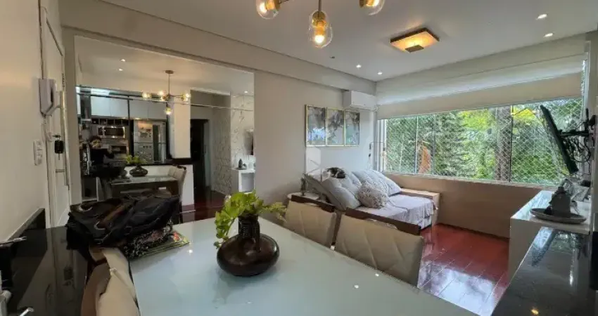 Apartamento mobiliado com 2 quartos e vaga de garagem próximo à udesc no itacorubi