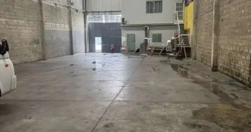 Galpão para locação em duque de caxias, saracuruna, 1 banheiro