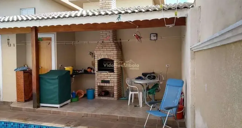 Casa térrea com 02 dormitórios sendo 01 suíte, 03 vagas e piscina à venda no bairro nova atibaia