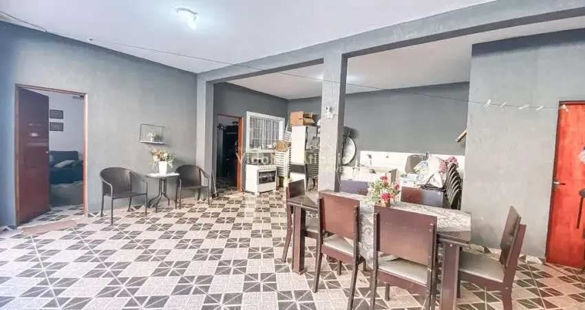 Casa estilo chácara à venda de 514 metros de área total e 125 metros de área útil  no  jardim estân