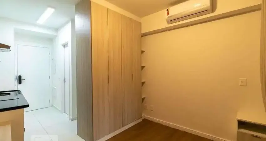 Kitnet / Stúdio à venda na Rua Senador César Lacerda Vergueiro, 160, Vila Madalena, São Paulo