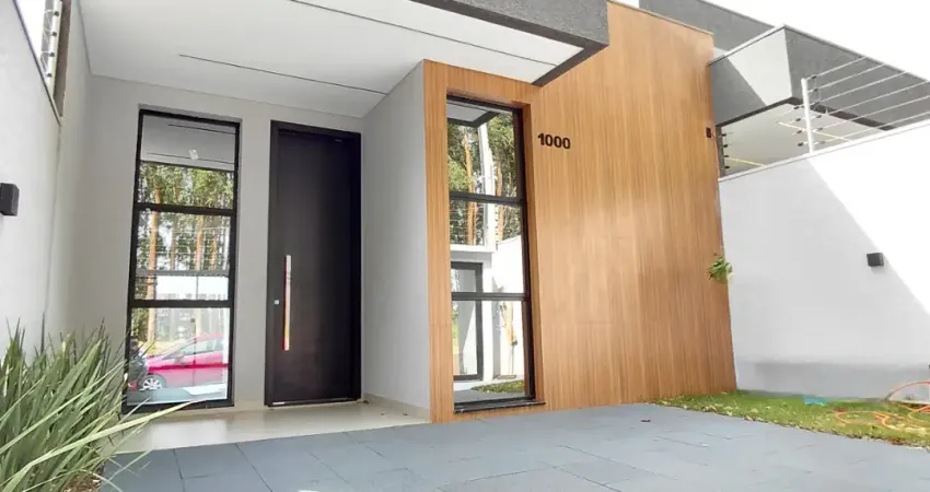 A casa que você sempre sonhou — em uma das localizações mais desejadas de cascavel!  essa residência encanta em cada detalhe  com uma sobra de terreno fantástica, ela oferece conforto, frescor e aque