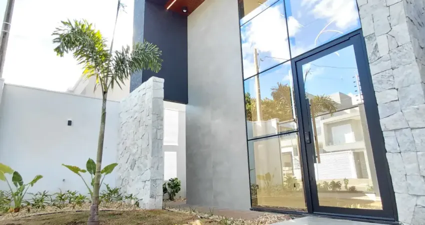 A casa que você sempre sonhou — em uma das localizações mais desejadas de cascavel!  essa residência encanta em cada detalhe  com uma sobra de terreno fantástica, ela oferece conforto, frescor e aque