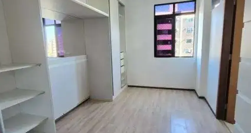 Vendo - 02 quartos suítes varanda, 01 vaga, ponta verde. ed. desirée