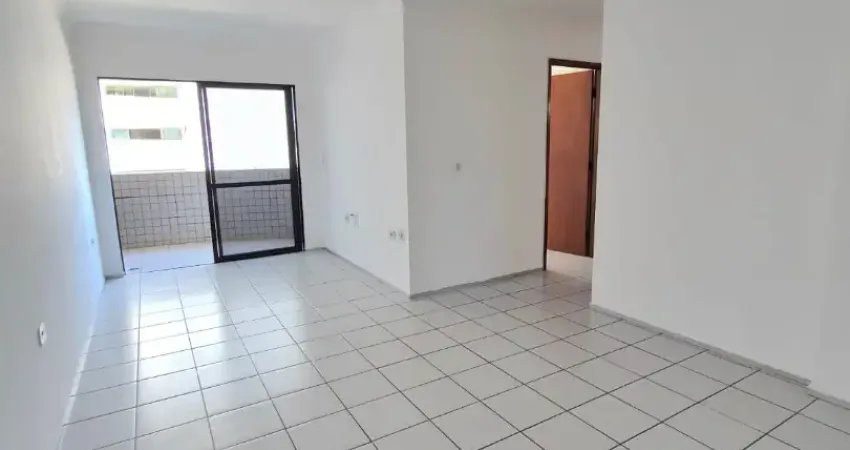 Alugo apartamento 03 quartos, s/ 01 suíte, varanda, 01 vaga, na ponta verde
