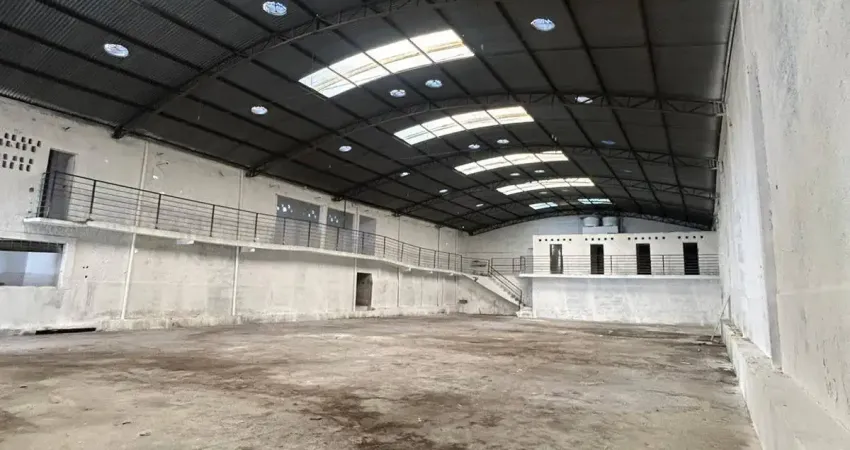 Galpão comercial 700m² – centro  poá/sp ideal para comércio ou indústria