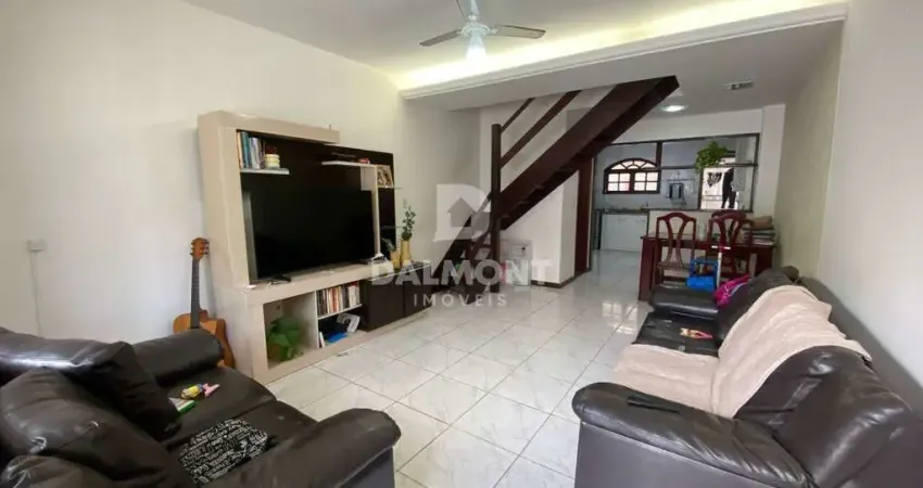 Ogiva - Cabo Frio - Casa com 2 suítes em condominio com vista para o Canal do Itajuru.