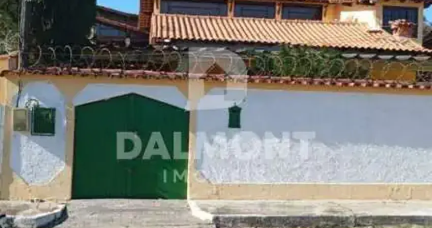 Guriri - Cabo Frio - Casa à venda, 3 quartos, sendo 1 suíte.