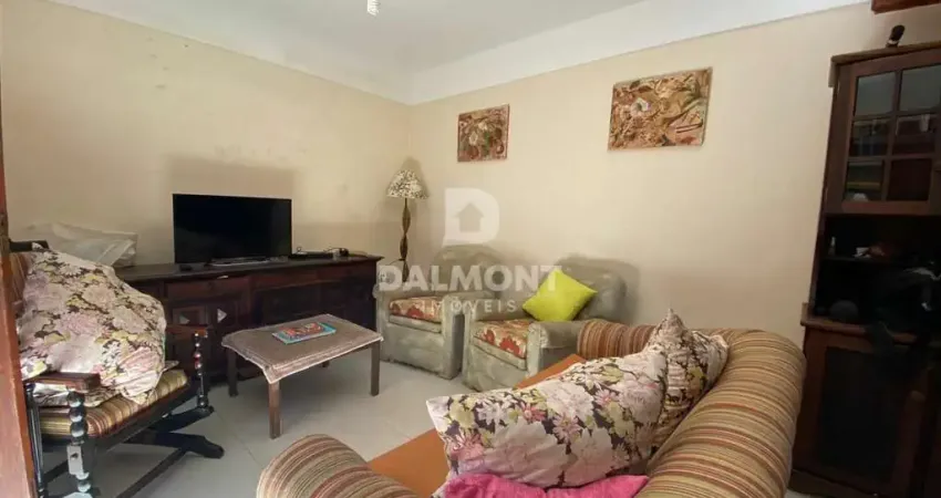 Peró - Cabo Frio - Casa isolada em condomínio fechado