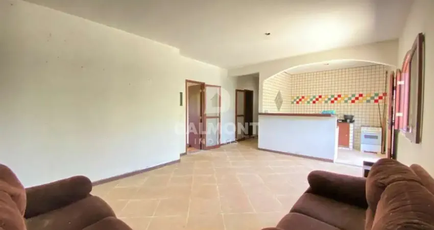 Ogiva - cabo frio - casa independente com terreno amplo a poucos metros da praia do peró