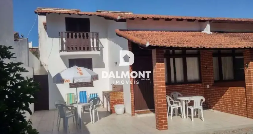 Peró - Cabo Frio - Casa em condomínio a 100 metros da Praia do Peró!