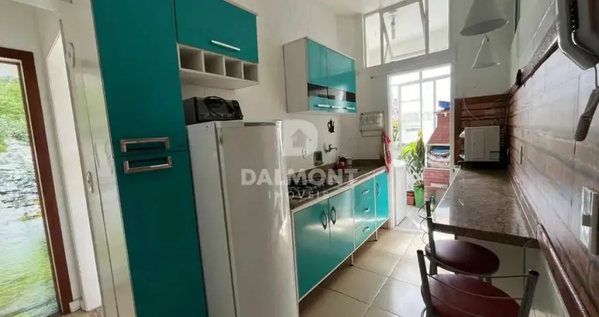 Apartamento com 2 dormitórios à venda, 65 m² por R$ 360.000,00 - Centro - Cabo Frio/RJ