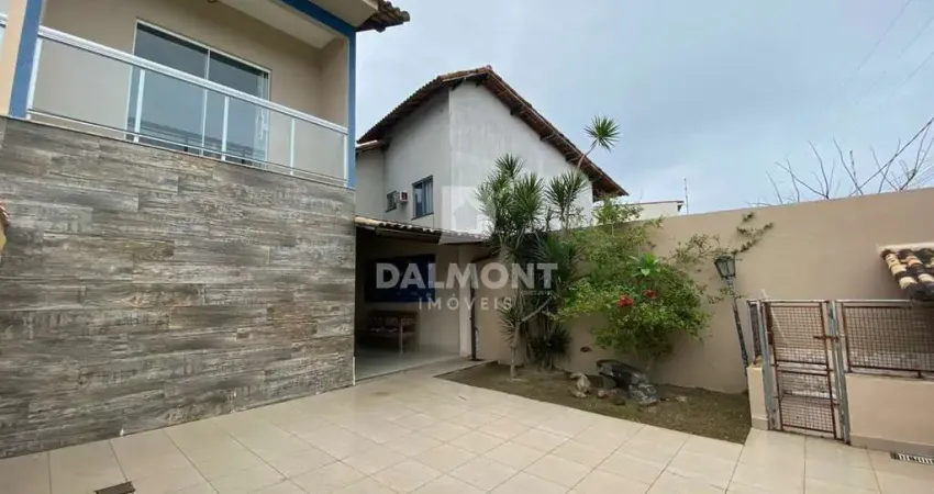 Peró - Cabo Frio - Casa independente  com 5 quartos a 350 metros da Praia do Peró.