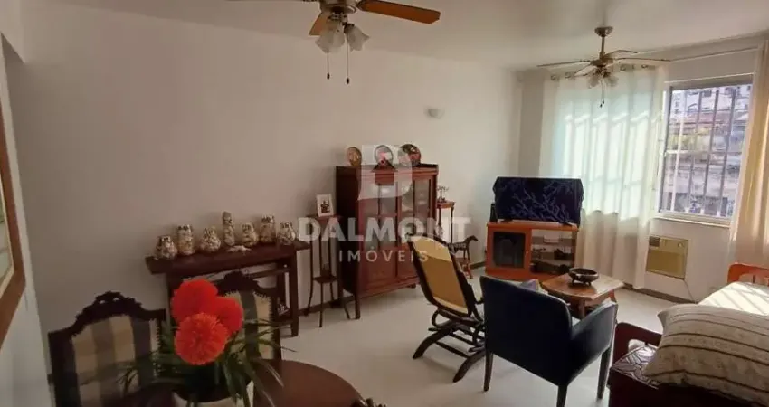 Centro - Cabo Frio - Apto com 92m², 2ª Quadra Praia do Forte.