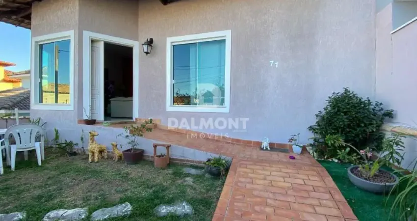 Dunas do Peró - Cabo Frio/RJ - Casa de 3 quartos em condomínio fechado com área de lazer.