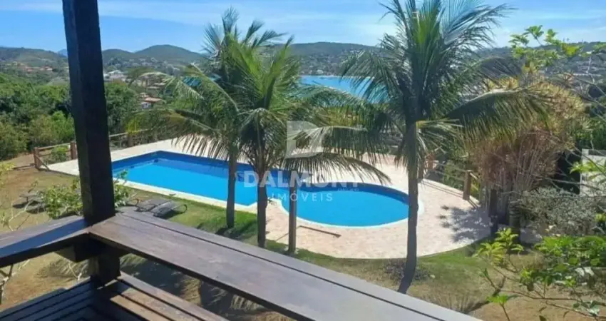 Ferradura - Búzios - Casa duplex à venda, 4suítes, vista mar.