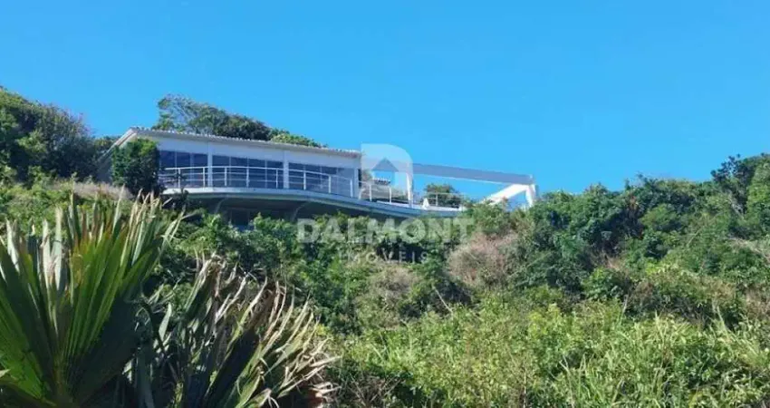 FERRADURA - BÚZIOS - MAGNIFICA CASA NO COSTÃO DA FERRADURA.