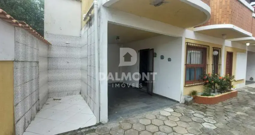 Casa em condomínio fechado com 2 quartos à venda na Avenida das Barracudas, 109, Peró, Cabo Frio