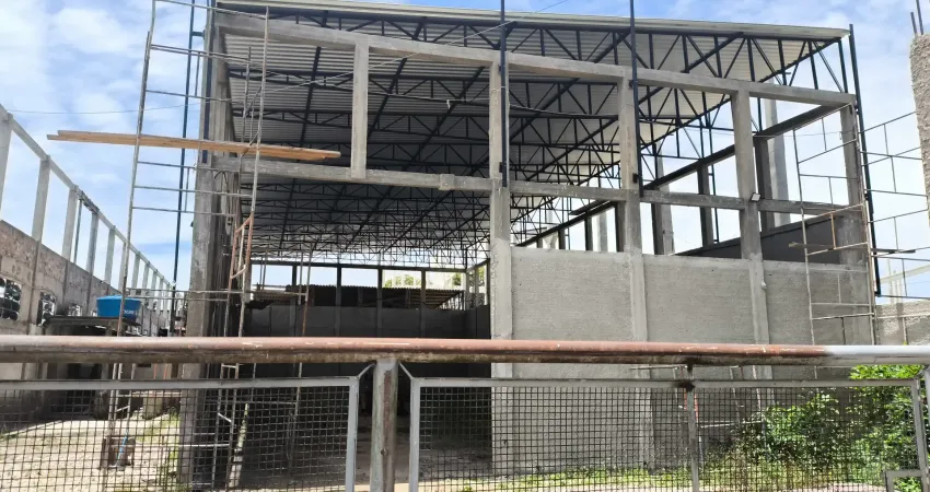 Exatamente barracão 360m2  industrial em construção vila perneta em pinhais próx a av maringá