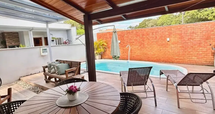 Casa 3 quartos c/ piscina em rua sem saída - espinheiros - joinville/sc