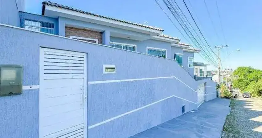 Casa linear, 4 quartos, vista de tirar o fôlego para a lagoa, lazer completo com piscina, jardim guanabara, macaé - rj