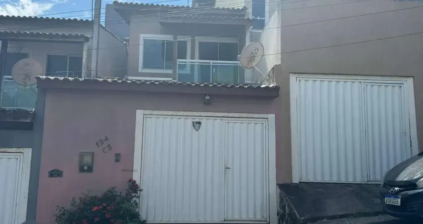 Casa confortável 3 quartos sendo 1 suíte, quintal espaçoso, garagem coberta, no jardim pinheiro, miramar, macaé - rj