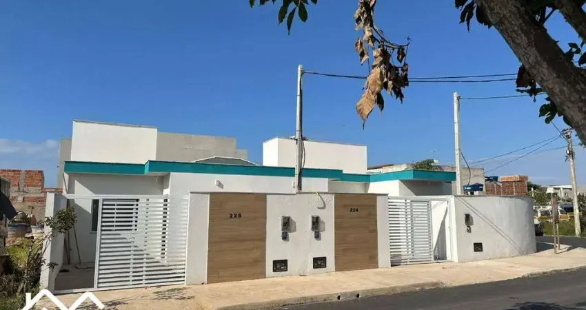 Casa linear térrea nova, de esquina, 2 quartos sendo 1 suíte no atlântico norte 2 – macaé - rj