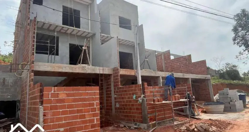 Casa em obra avançada — 3 suítes no jardim guanabara, macaé/rj
