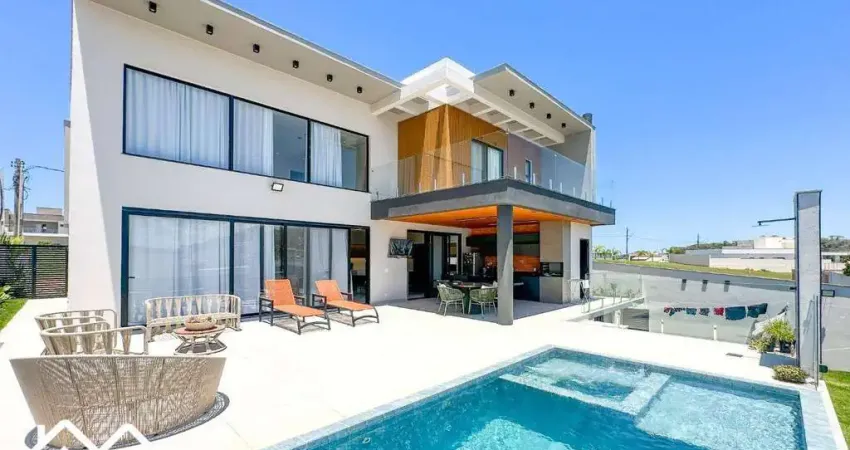 Casa de altíssimo padrão, porteira fechada, 4 quartos: 3 suítes, closet, um dos quartos no térreo, área de lazer completa piscina, jacuzzi, alphaville